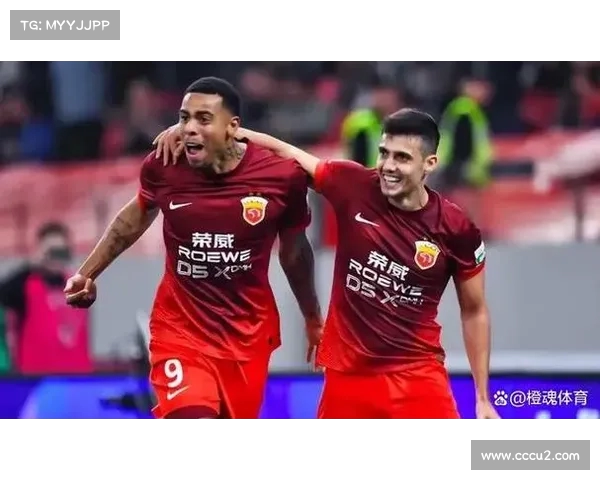 上海海港与山东泰山上演强强对话,最终以平局收场 上海海港与山东泰山上演强强对话,最终以平局收场